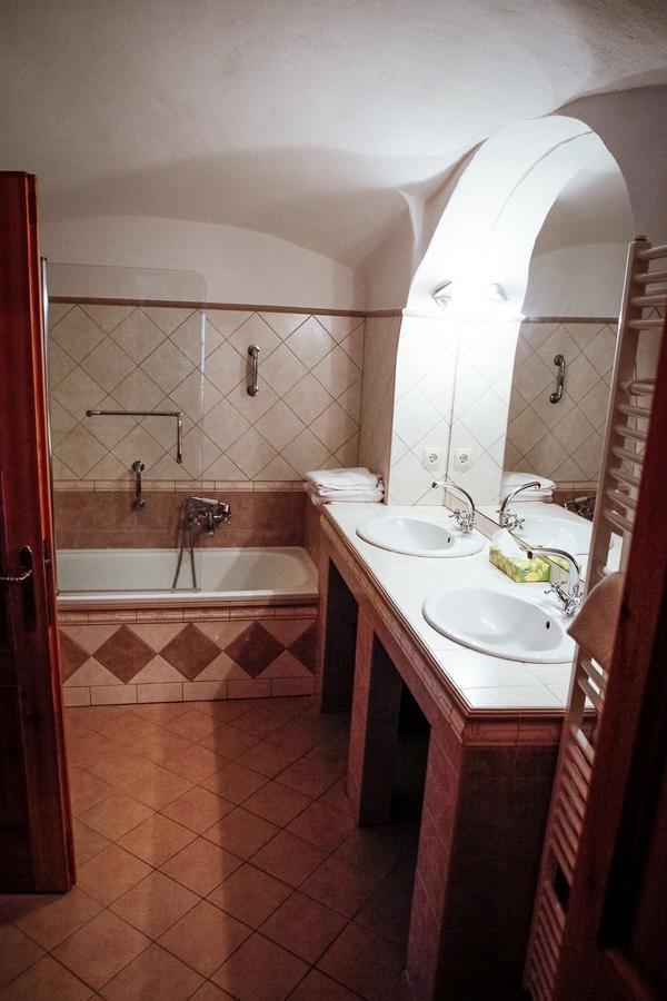 Appartement Erzsébet Pince à Tokaj Extérieur photo