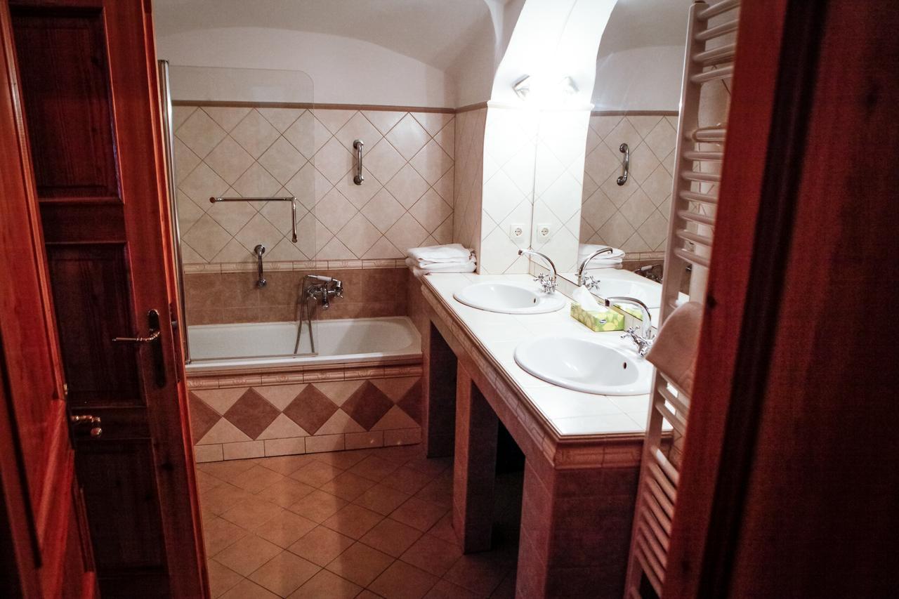 Appartement Erzsébet Pince à Tokaj Extérieur photo